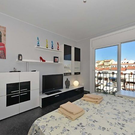 Апартаменти D-Lux Studio Емпуріабрава Екстер'єр фото